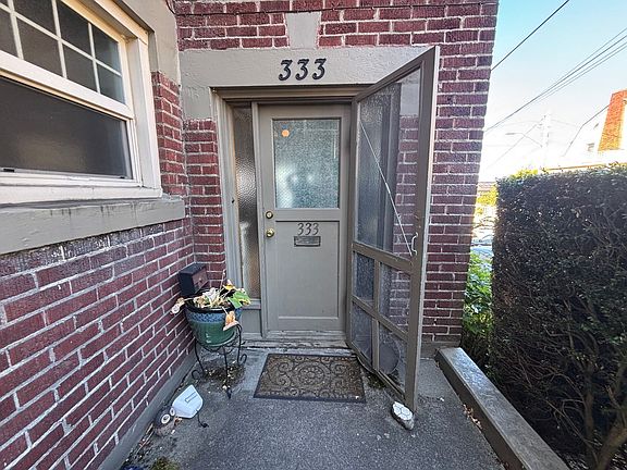 3rd image of 5019 Phinney Ave N #19351089