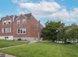 700 Livezey Ln, Philadelphia, PA 19128