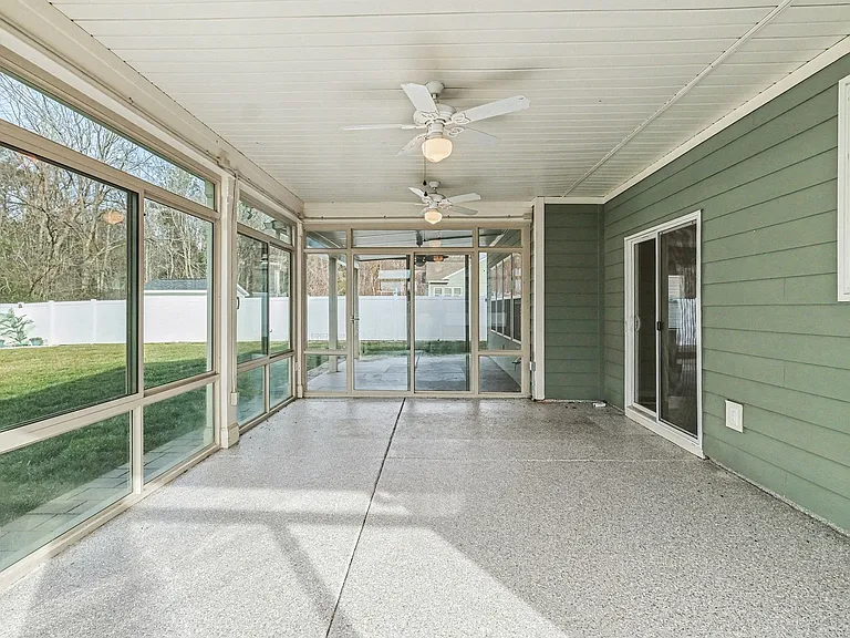 2120 Katie Alice Cir — Photo 23