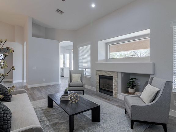 4th image of 4937 E Fernwood Ct