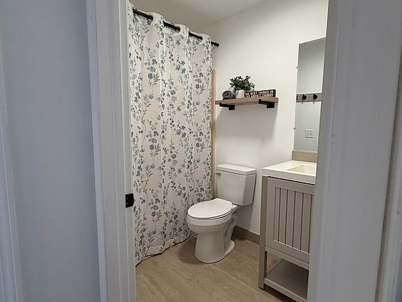 4th image of 222 N Brunswick St APT 2