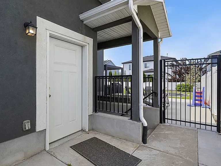 313 E 170 N — Photo 9