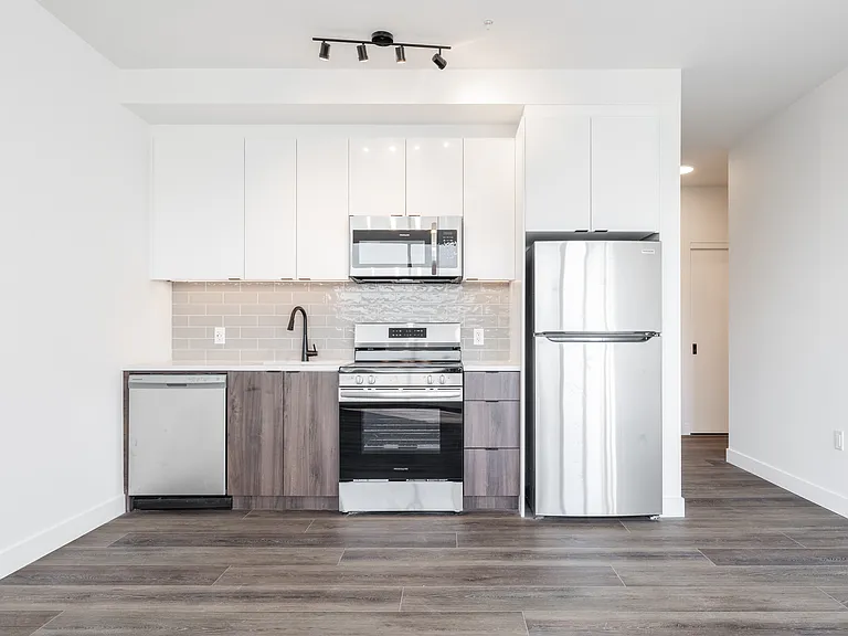 1600 James Naismith Dr — Photo 40
