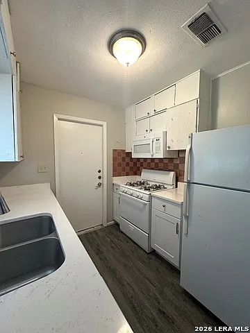 4 bed, 2.0 bath, 1144 sqft, $1,750 — Photo 4
