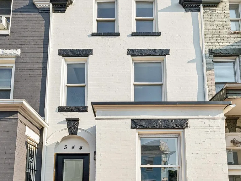 344 Elm St NW — Photo 17