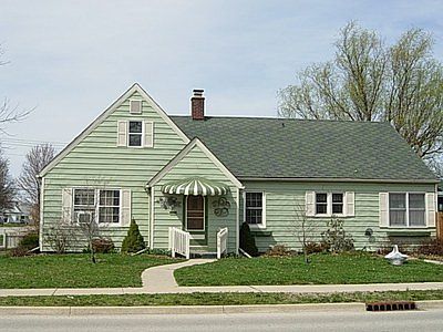1st image of 310 4th St NE
