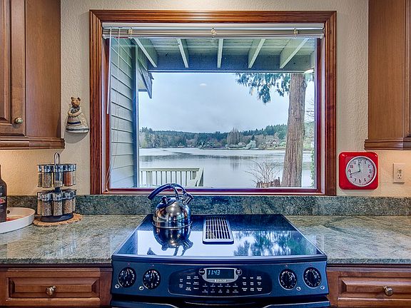 4th image of 1805 Eagle Harbor Ln NE #5