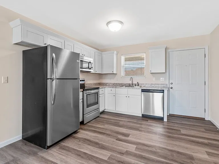 144 Highland Hills Dr — Photo 3