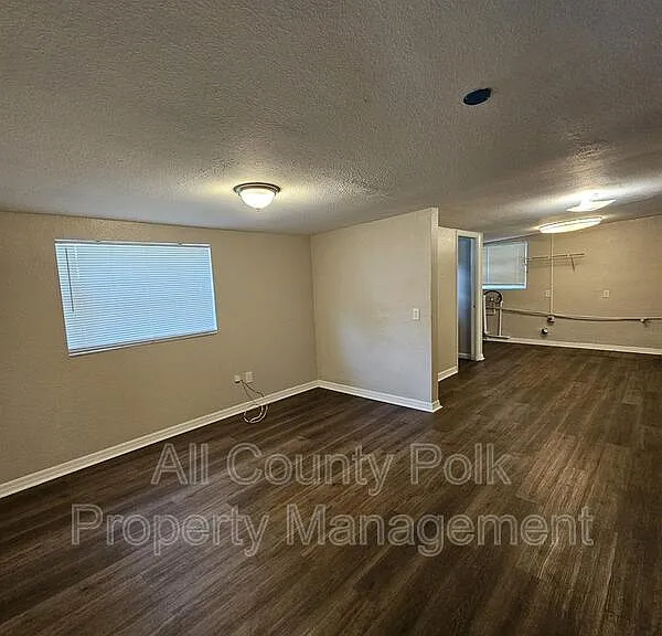2619 Crutchfield Rd — Photo 3