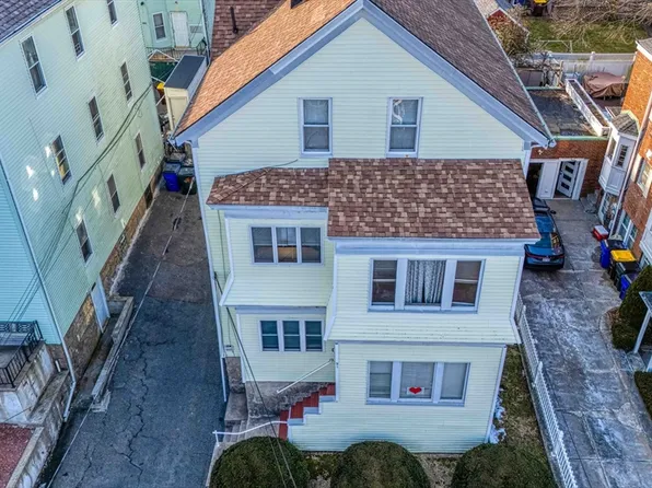 91 E Main St, Fall River, MA 02724