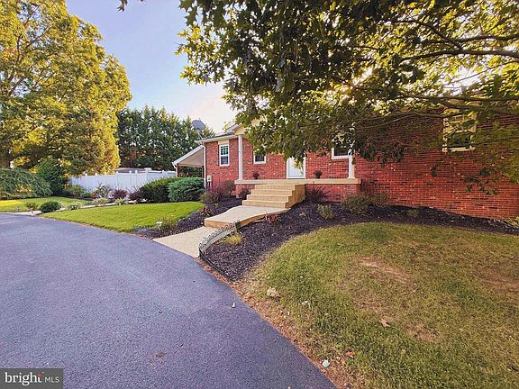 3rd image of 31569 Jim Davis Rd