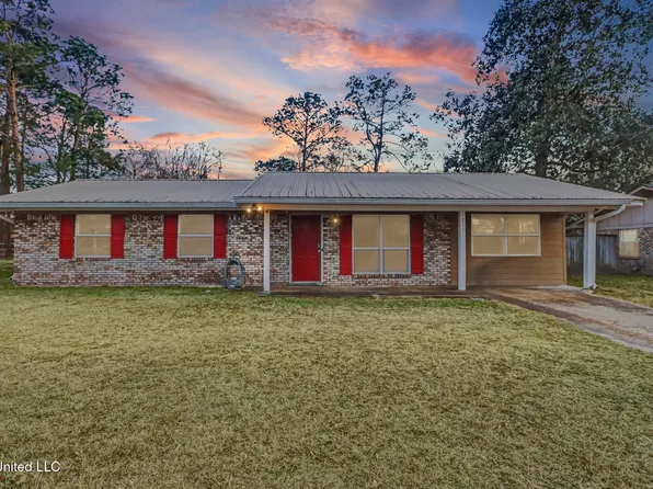 211 Palmyra Dr, Long Beach, MS 39560