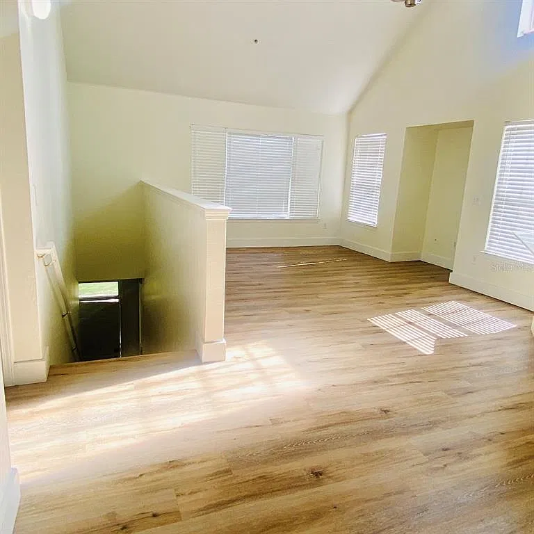3 bed, 2.0 bath, 1202 sqft, $2,150 — Photo 2
