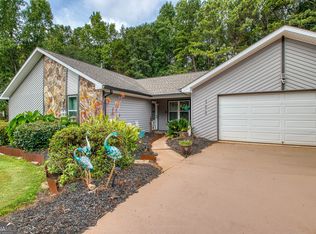 125 Grandchester Way, Fayetteville, GA 30215