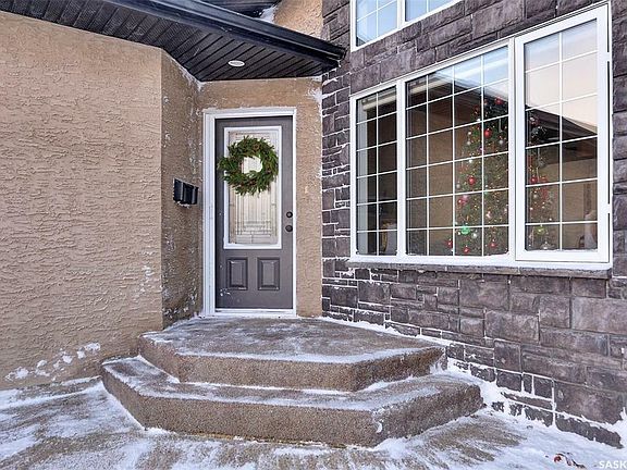 4th image of 4828 McCombie Cres