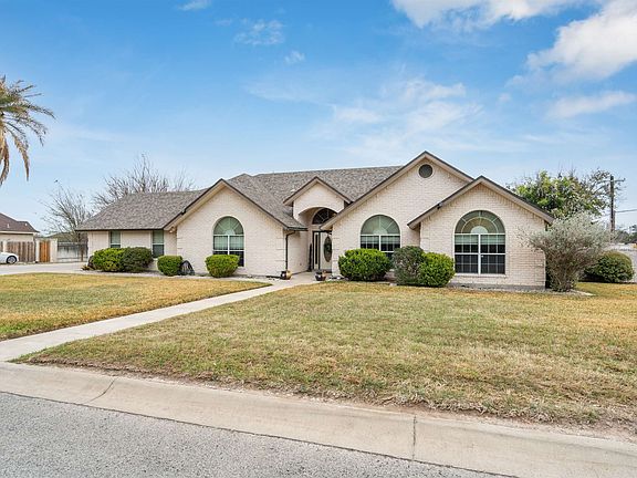 4th image of 301 Boulder Ridge Dr