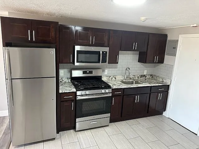 1 bed, 625 sqft, $1,850 — Photo 2