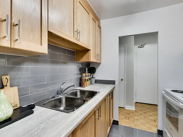 460 Eglinton Ave E #503 — Photo 83