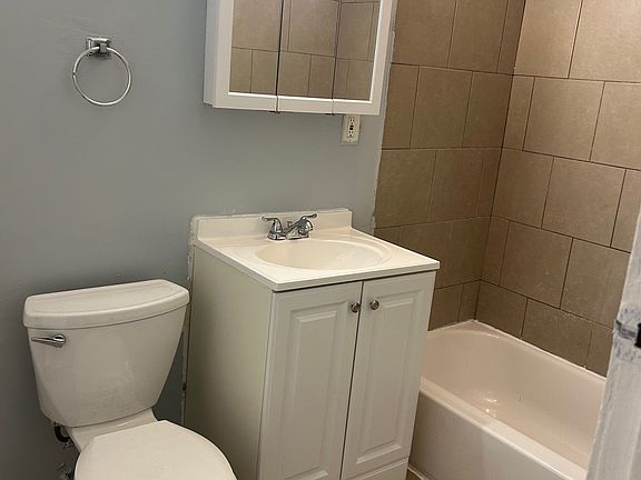 4th image of 8509 S Crandon Ave APT 1
