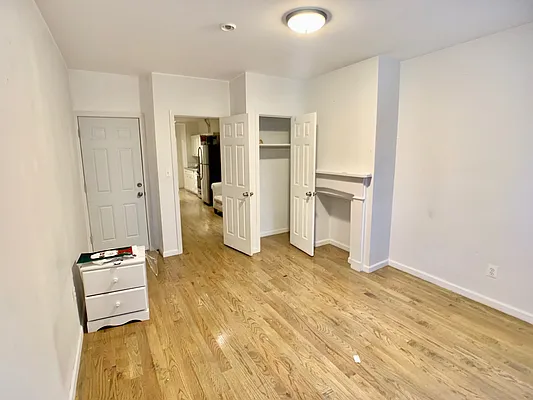 Rented by Nooklyn NYC LLC | media 16