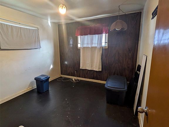 4th image of 26872 Colgate St