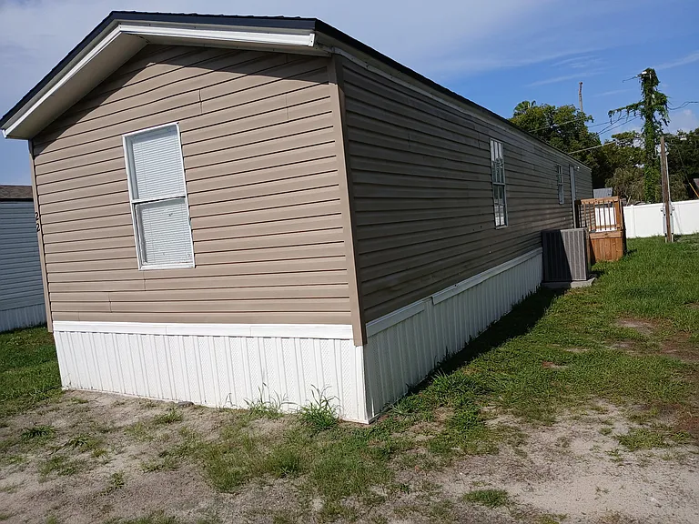 2805 Mineola Dr #22 — Photo 2