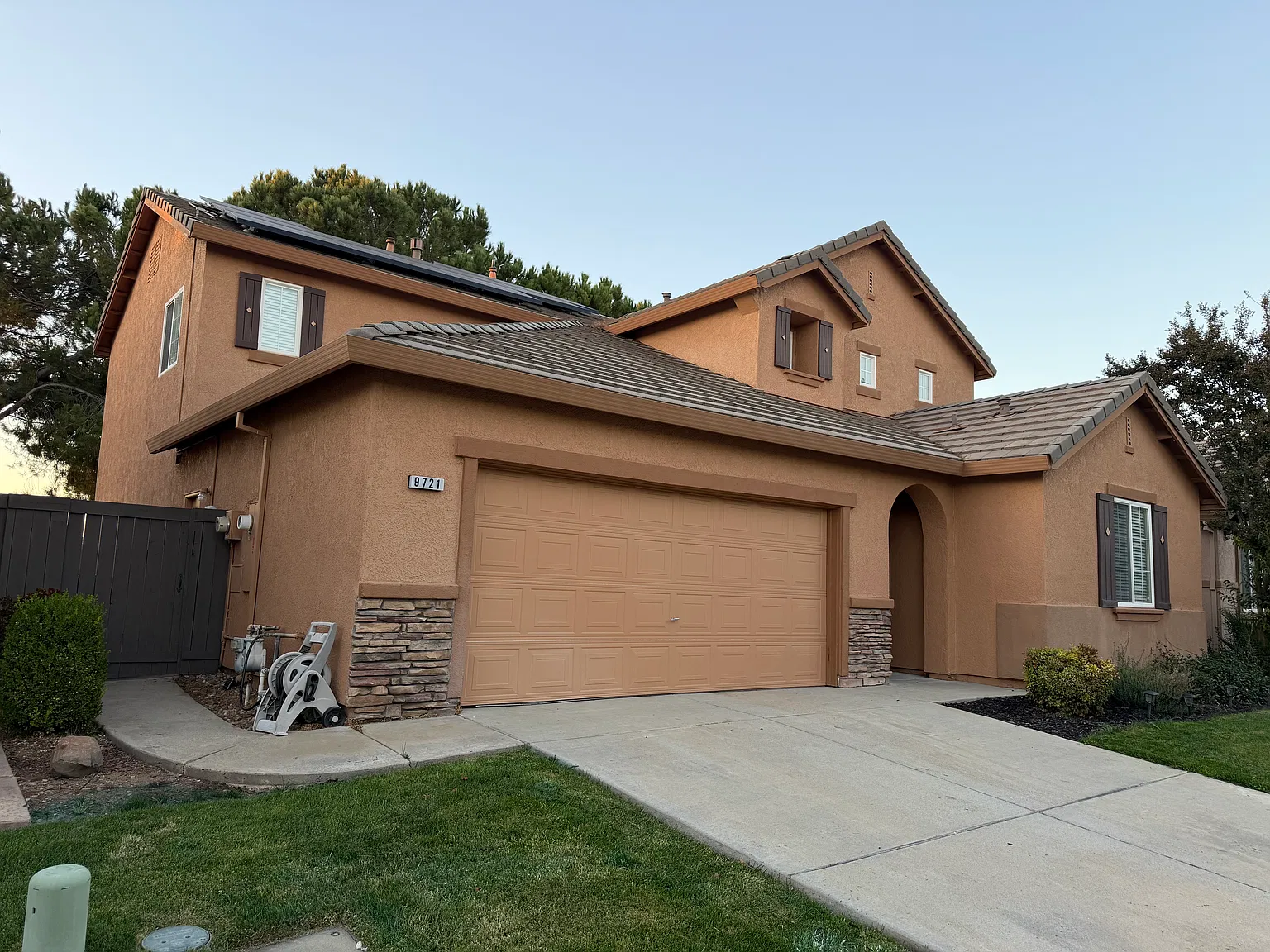 4 bed, 2478 sqft, $3,200 — Photo 2