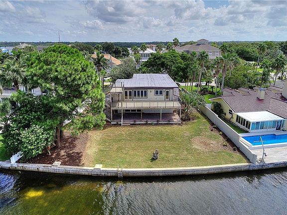 4th image of 111 Carlyle Cir
