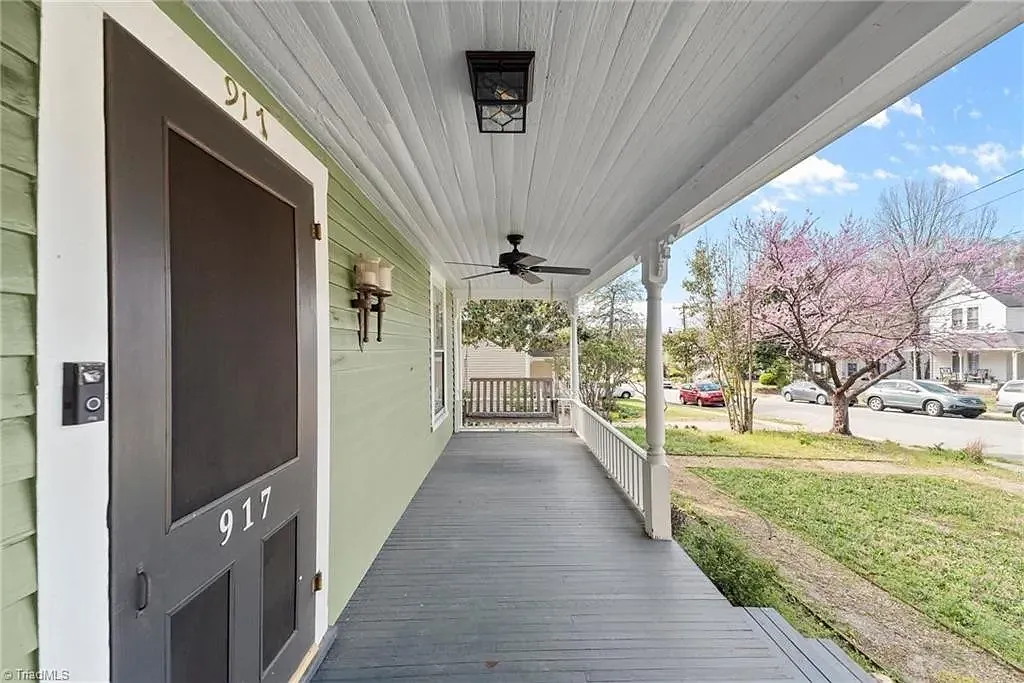 917 Walker Ave — Photo 2
