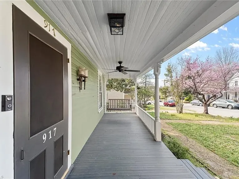 917 Walker Ave — Photo 2