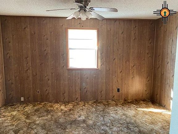 4th image of 121 E Plaza Dr