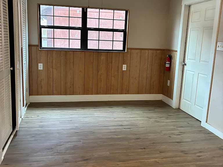418 W Highland Blvd — Photo 3