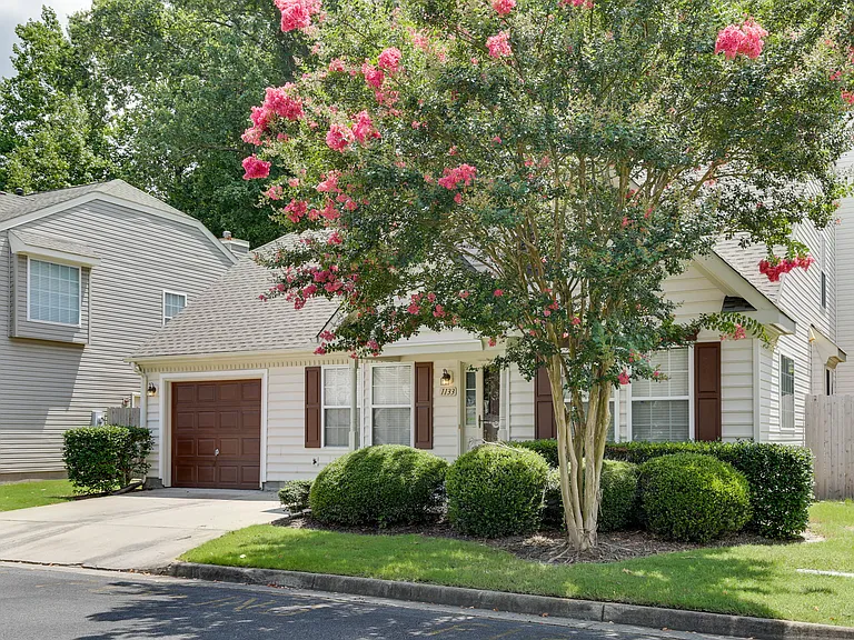 1133 Lady Ashley Dr #1 — Photo 14