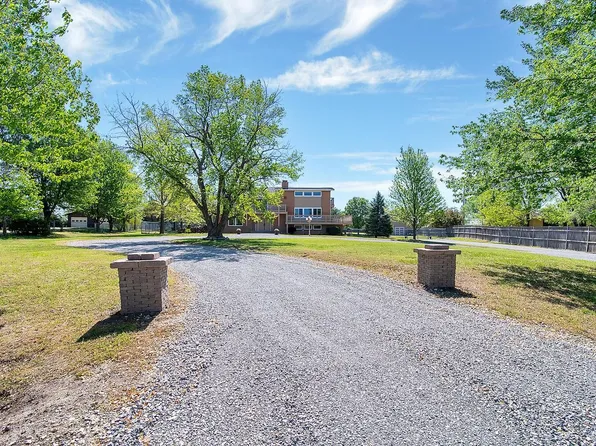 320 S Hillsdale Dr, Wichita, KS 67230