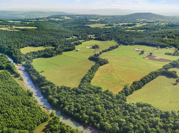 3 Lake Sequoyah Spur, Fayetteville, AR 72701