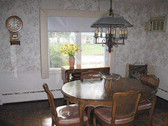 Spacious dining room