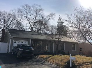 123 Burleigh Dr, Holbrook, NY 11741