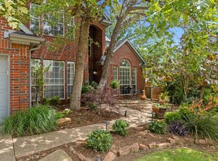 802 Woodside Ct, Highland Village, TX 75077