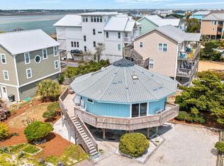2 Banks Channel Ct, TOPSAIL BEACH, NC 28445