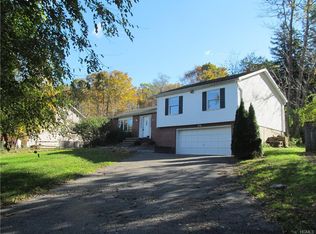 4 Cove Rd, Greenwood Lake, NY 10925
