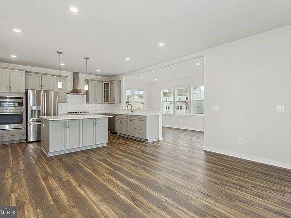 3rd image of 2039 Armstrong Ter Lot 1076