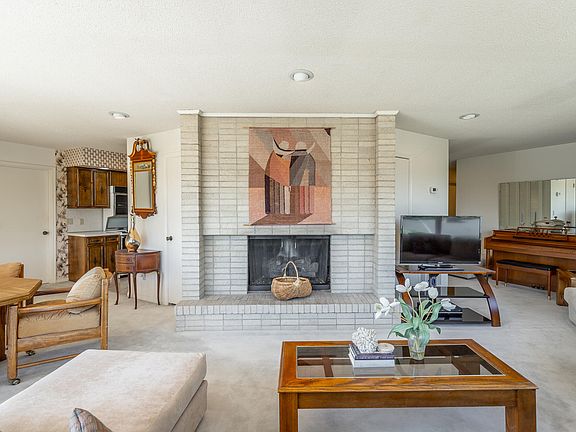 3rd image of 2523 Hunt Heights Dr
