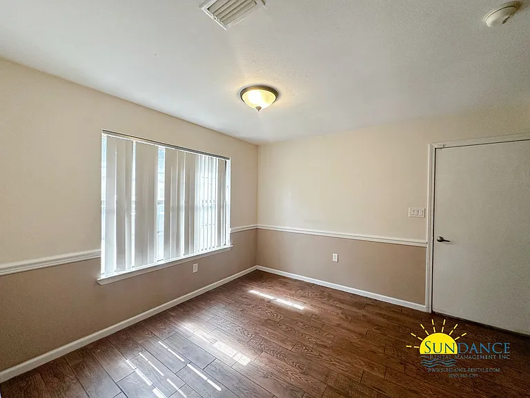 624 Lloyd St — Photo 6