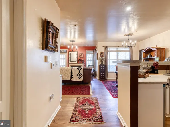 400 Symphony Cir Unit 230, Cockeysville, MD 21030