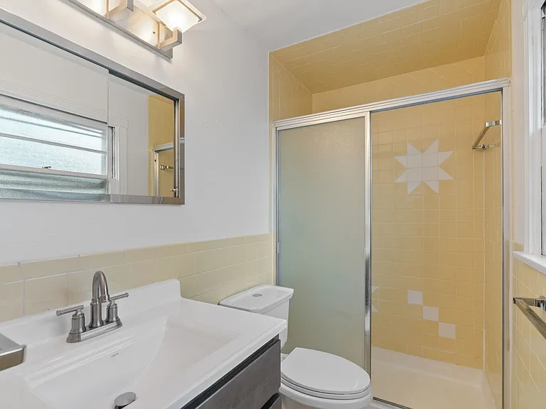 1555 Zurich Dr — Photo 21