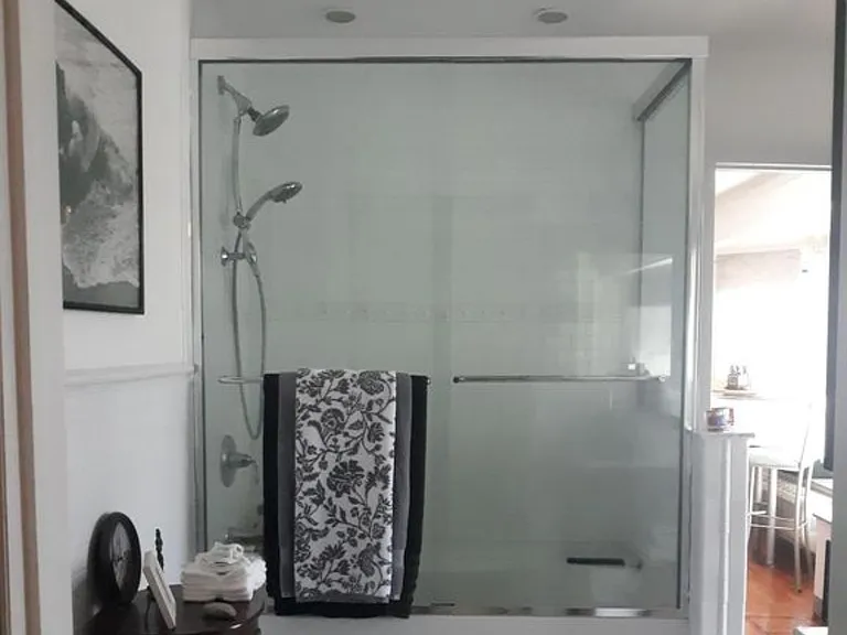 Deep jacuzzi tub