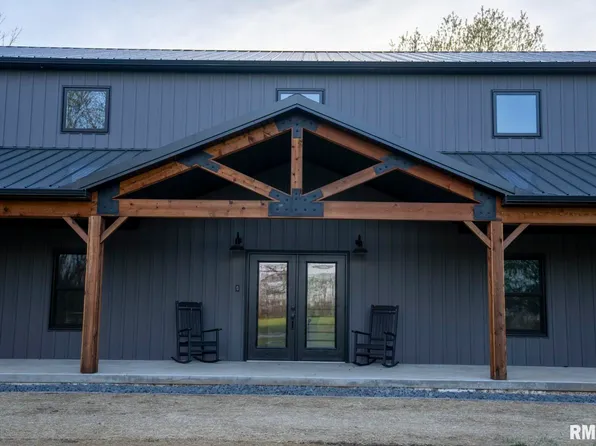 1585 Gravel Springs Cir, Jacksonville, IL 62650