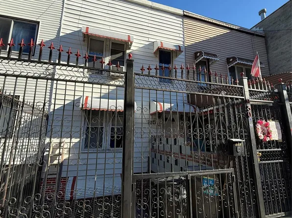 950 Rev James Polite Avenue, Bronx, NY 10459
