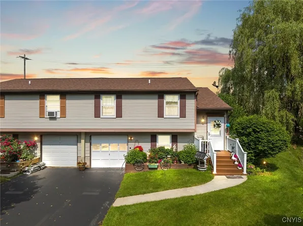 7094 Ourteds Cir, Liverpool, NY 13090