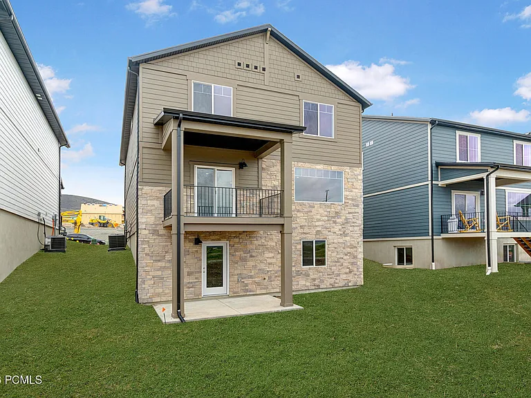 2035 N High Uintas Ln — Photo 38